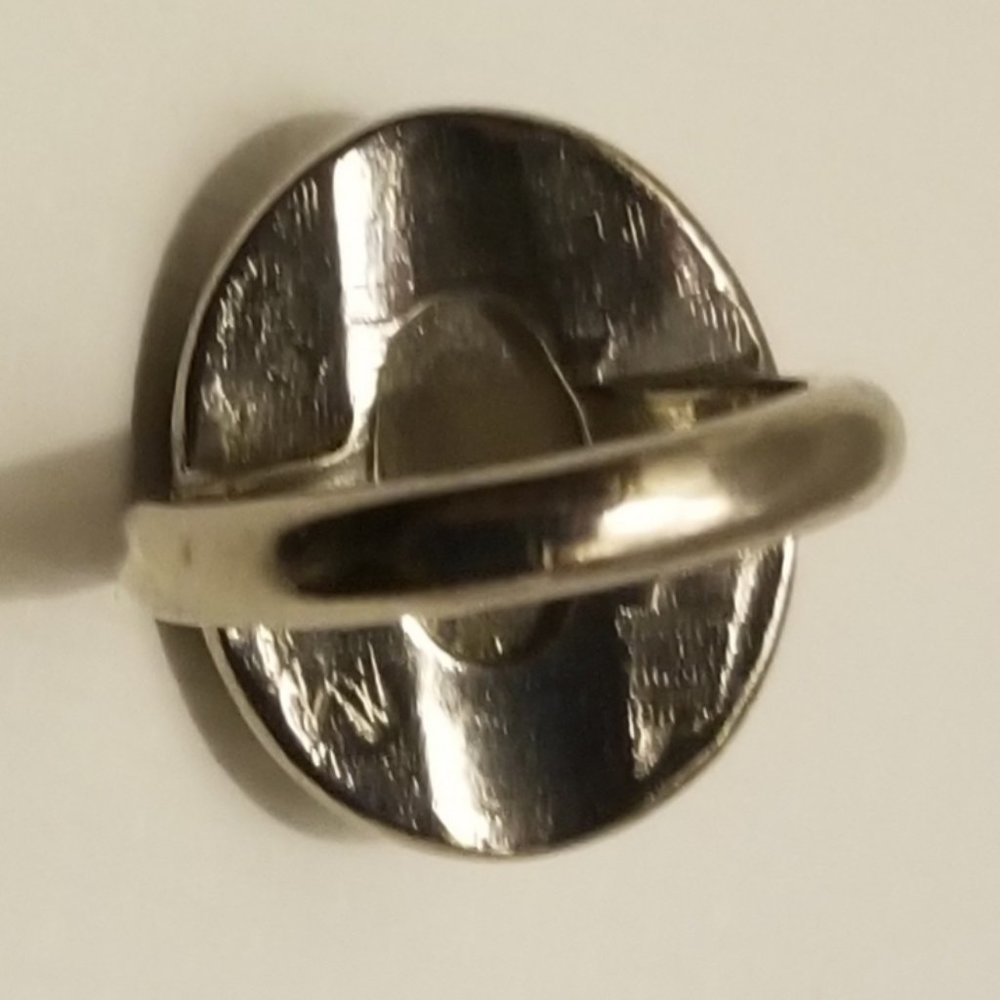 vintage silvertone ring with eerily beautiful gray stone - Picture 6 of 12